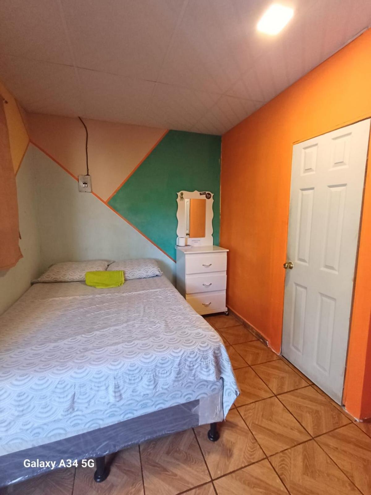 Hostal Nina Oly Tamanique Номер фото